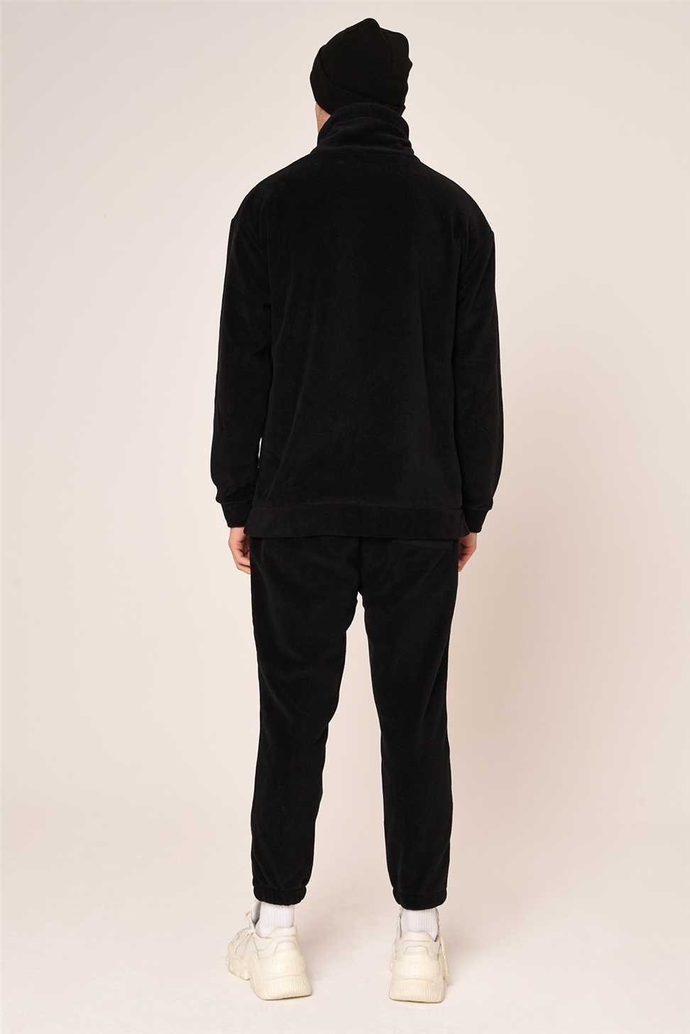 طقم رياضي من الصوف المخلوط للرجال