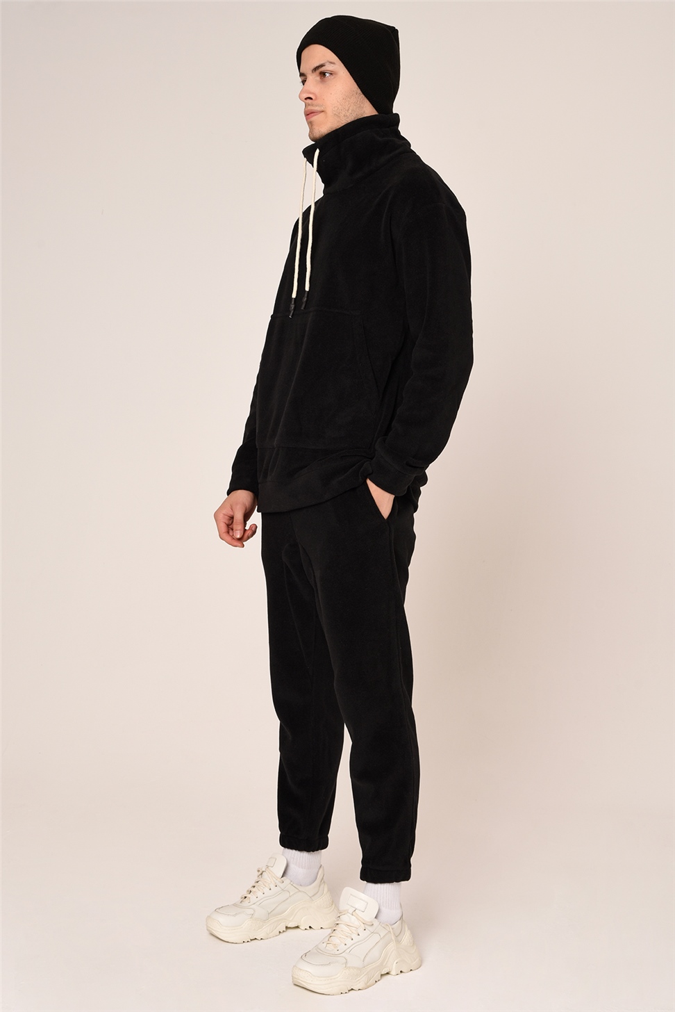 طقم رياضي من الصوف المخلوط للرجال