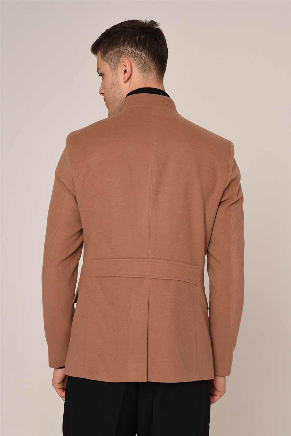 سترة قطنية بياقة واقفة للرجال