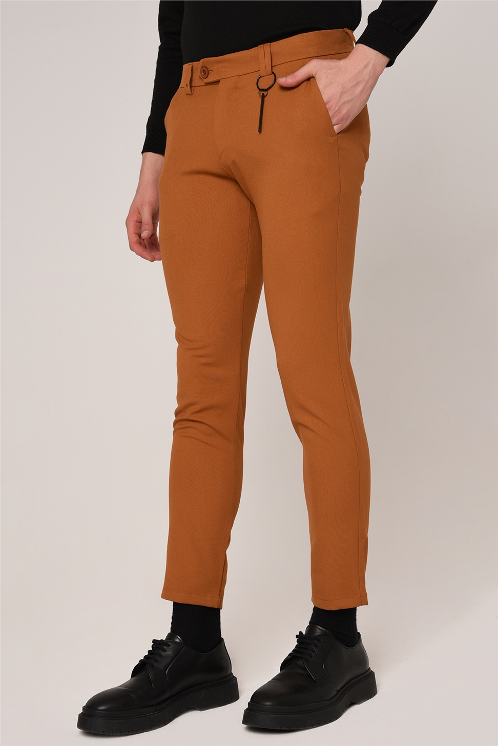 بنطال قطني بقصة ضيقة للرجال