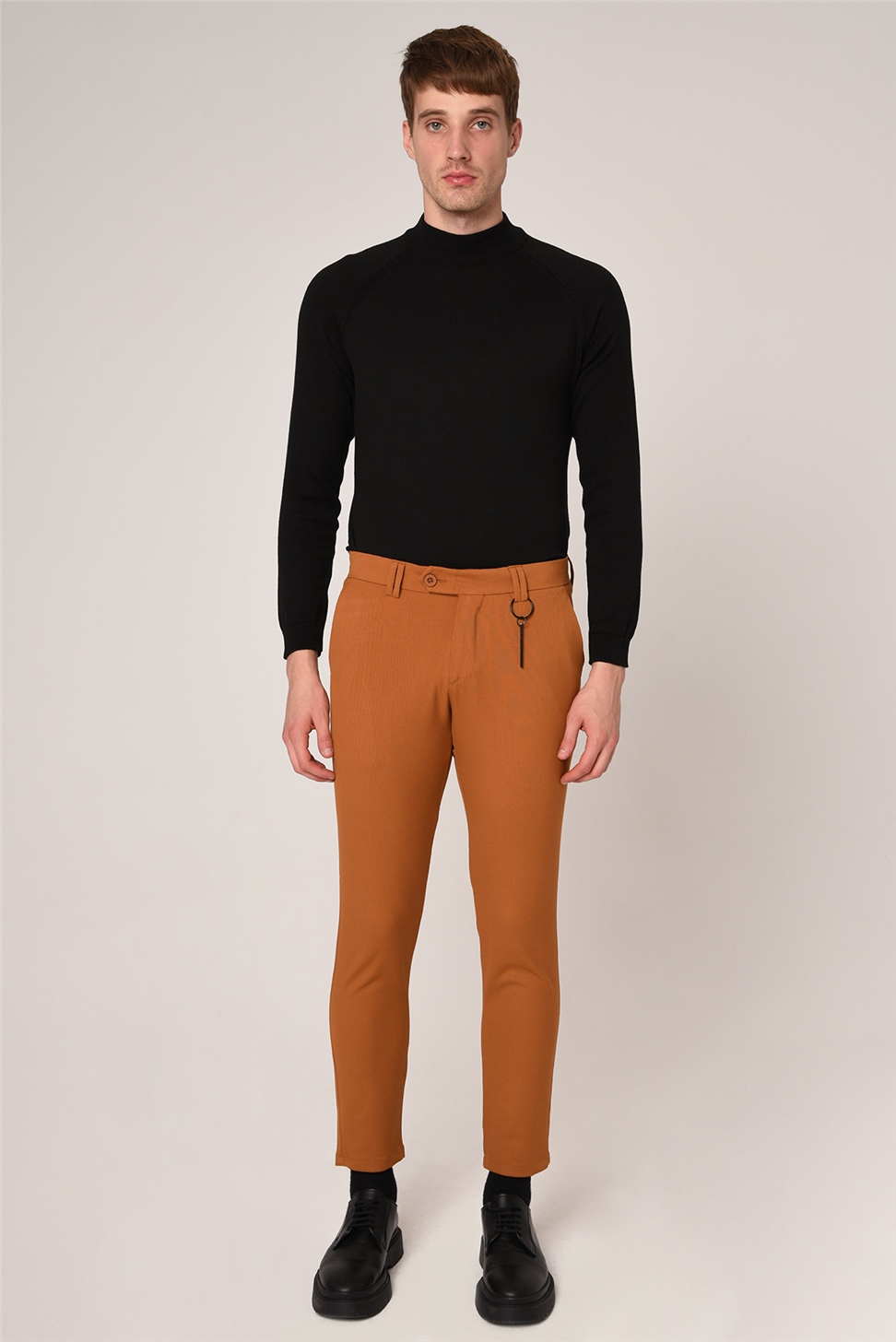 بنطال قطني بقصة ضيقة للرجال