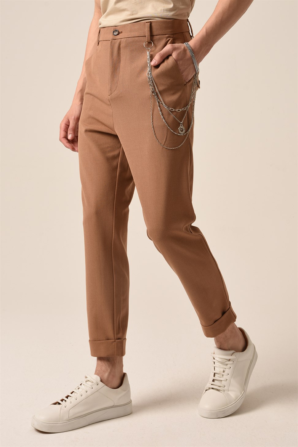 بنطال بخصر عالي ومفصل