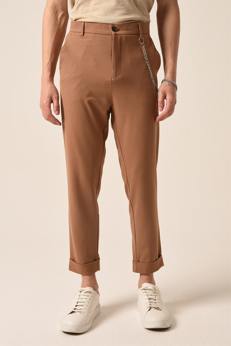 بنطال بخصر عالي ومفصل