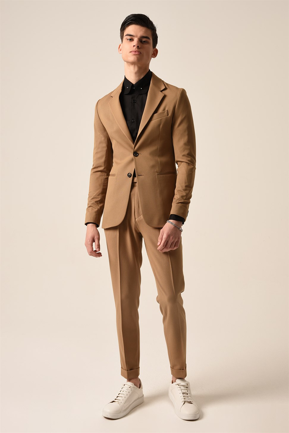 بنطلون مطوي بحزام عالي الخصر