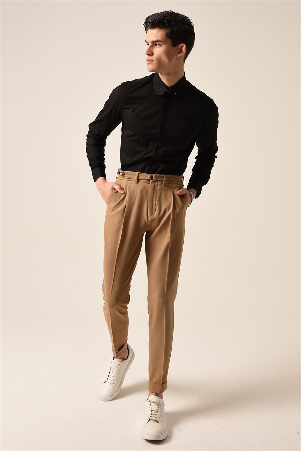 بنطلون مطوي بحزام عالي الخصر