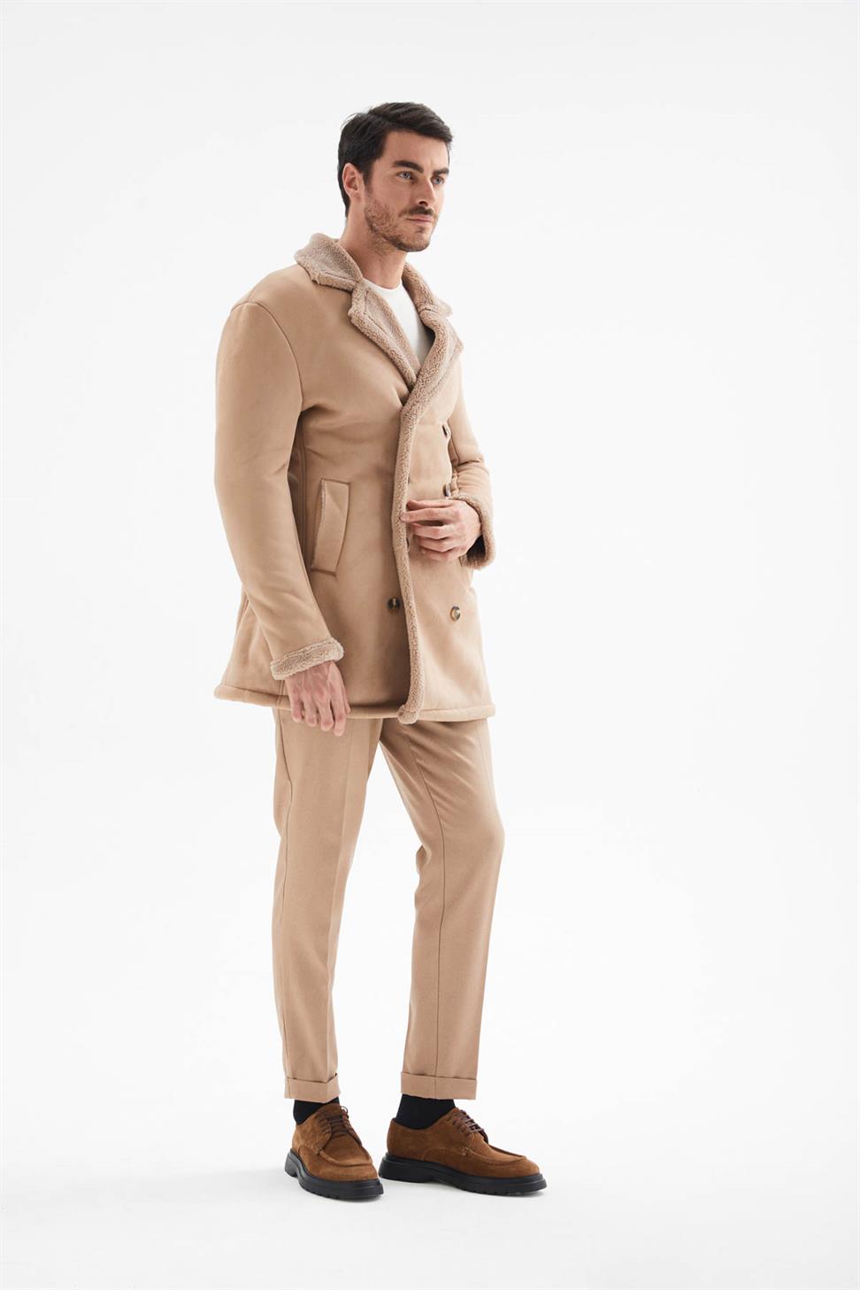 معطف صوفي للرجال من الداخل وياقة