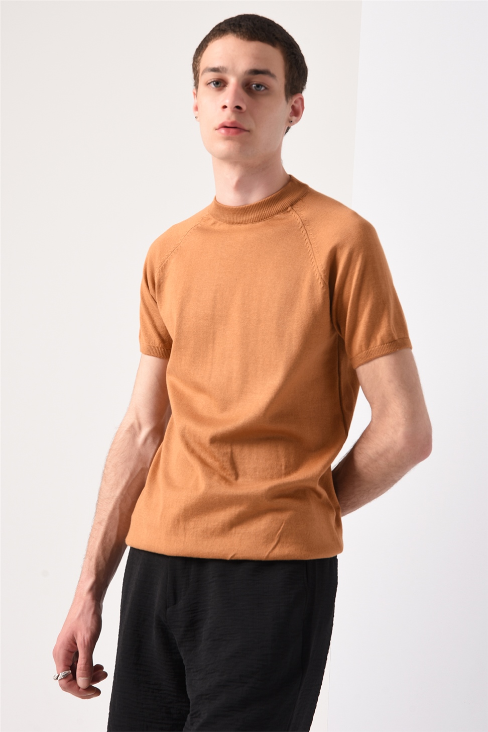 تي شيرت تريكو نصف الياقة المدورة