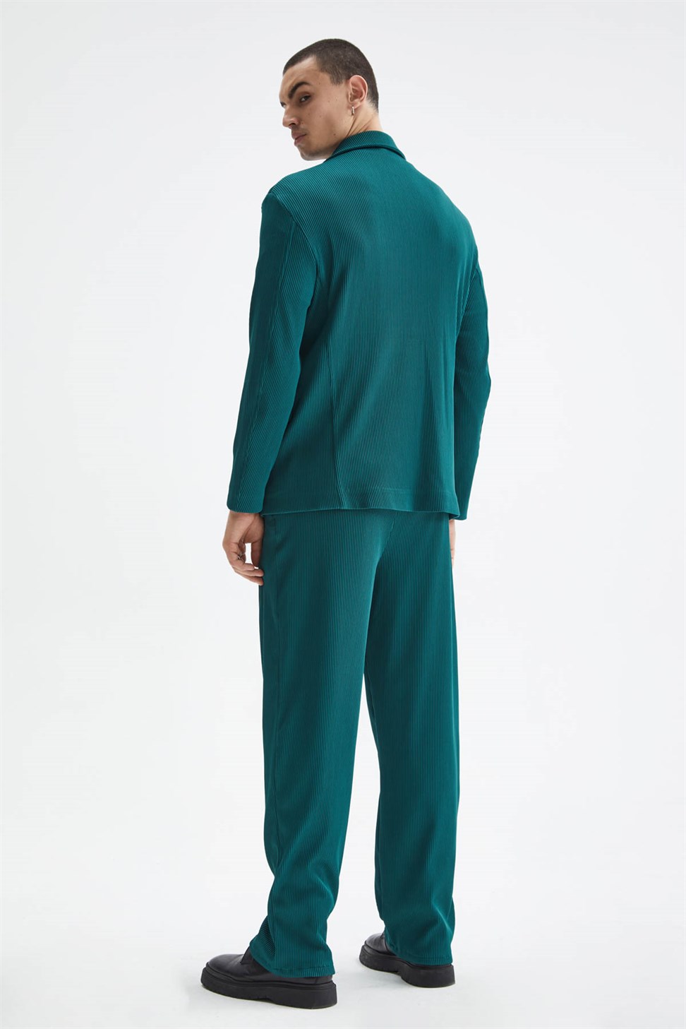 بدلة رجالية مضلعة كبيرة الحجم