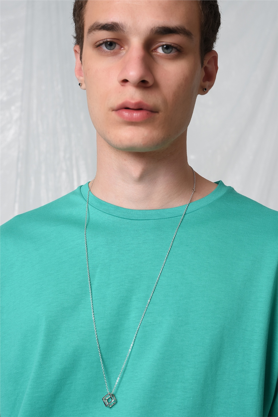 تي شيرت موديل Düz الأساسي كبير الحجم