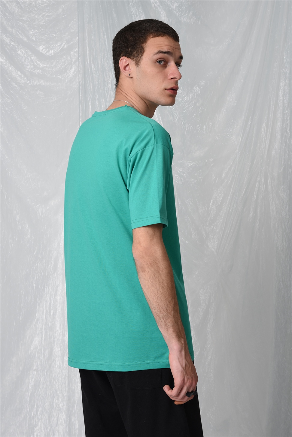تي شيرت موديل Düz الأساسي كبير الحجم