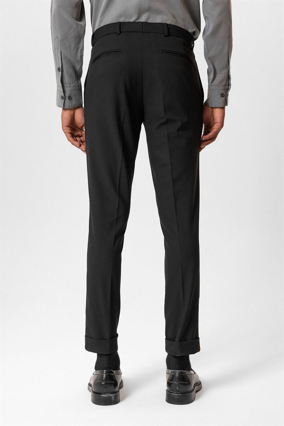 بنطال رجالي بقصة عادية بساقين