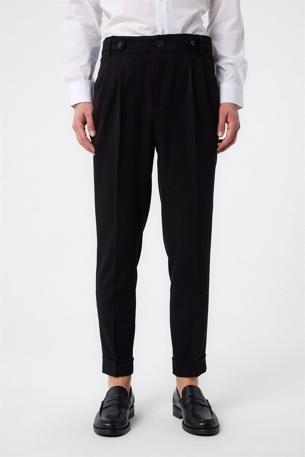 بنطلون قماش عالي الخصر (صديقها) مطوي