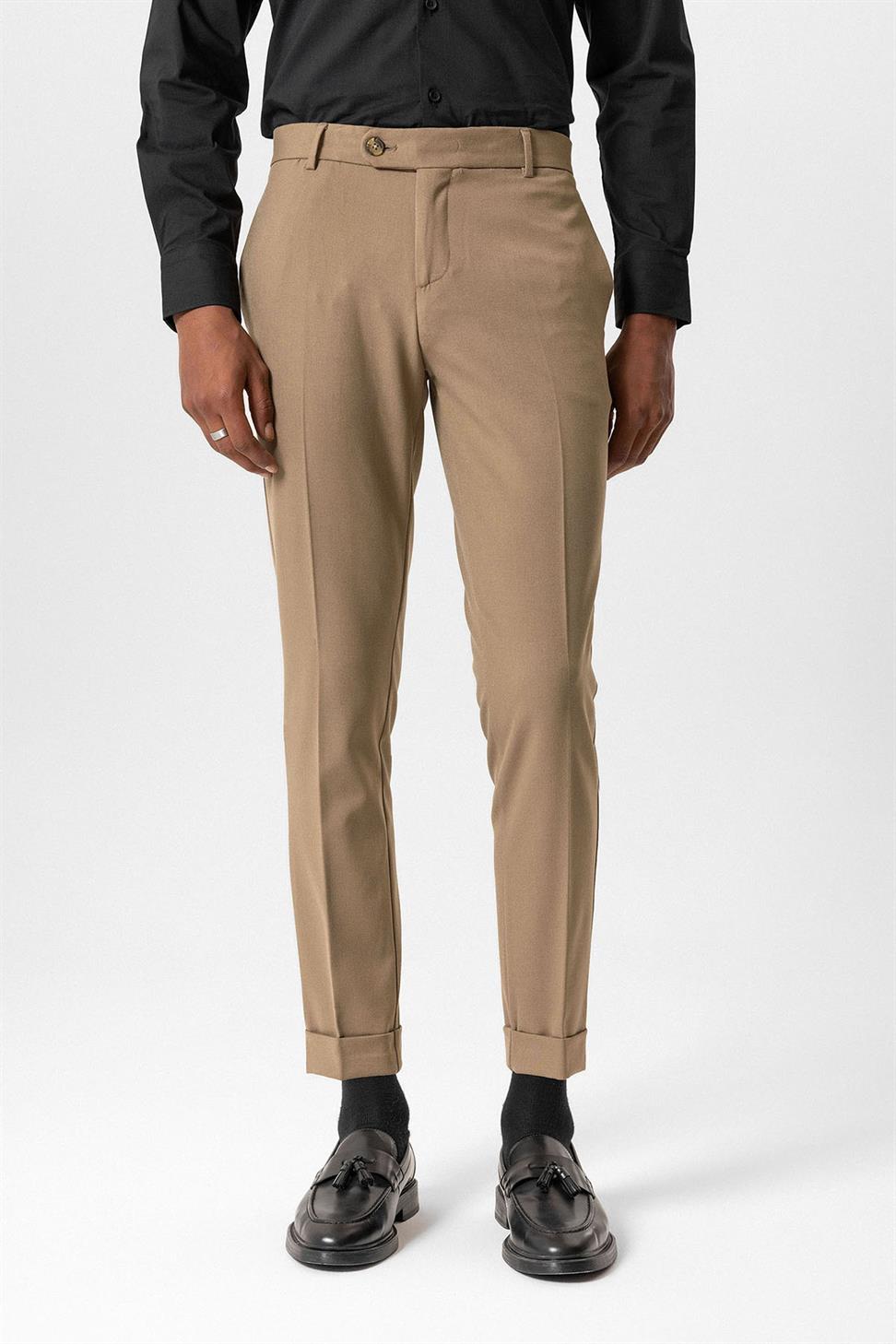 بنطال رجالي بقصة عادية بساقين