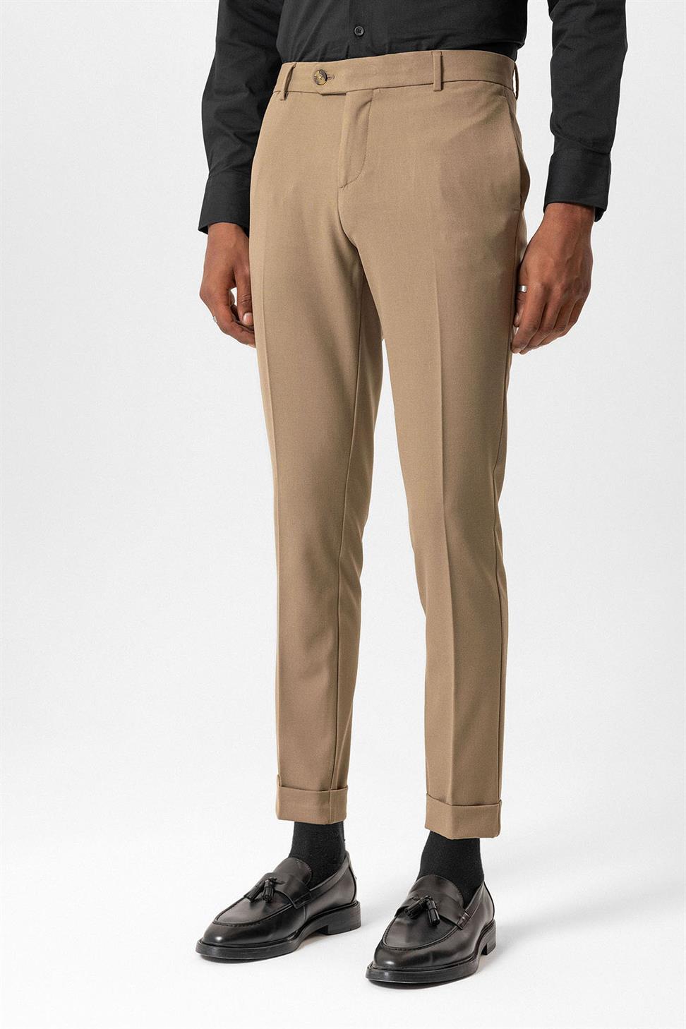 بنطال رجالي بقصة عادية بساقين