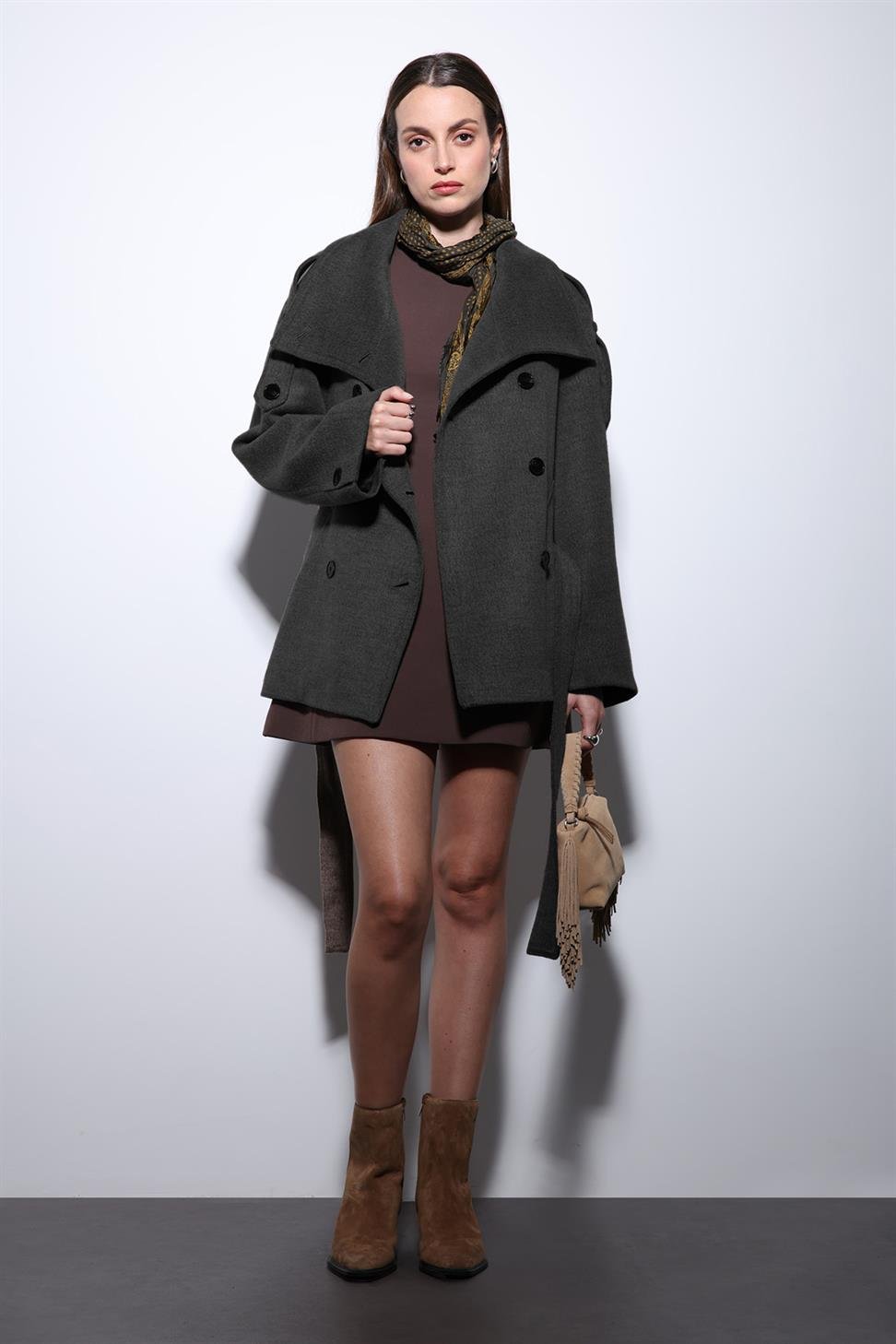 Antioch Antrasit Dik Yaka Kruvaze Kadın Kaban