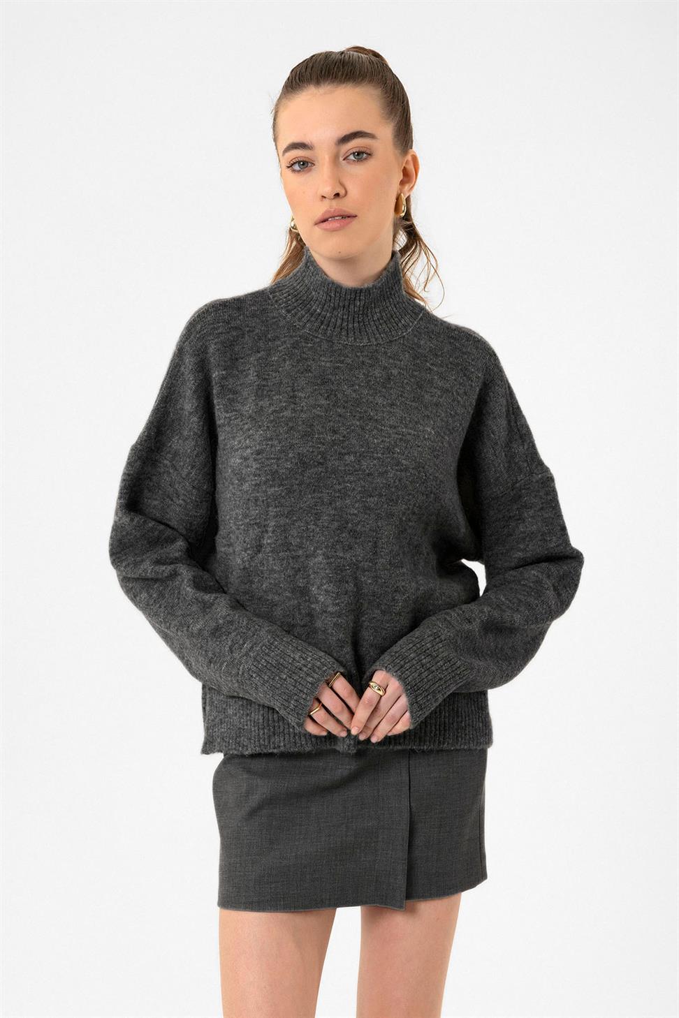 Antioch Antrasit Kadın Dik Yaka Dokulu Triko Kazak