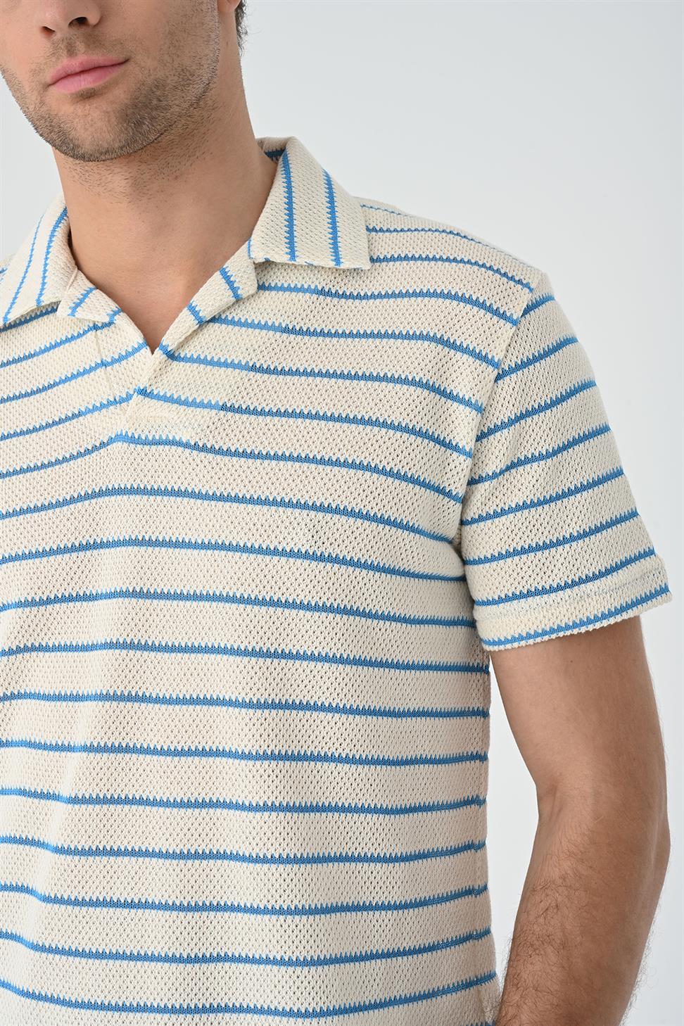 منقوشة طوق مخطط سليم صالح تي شيرت