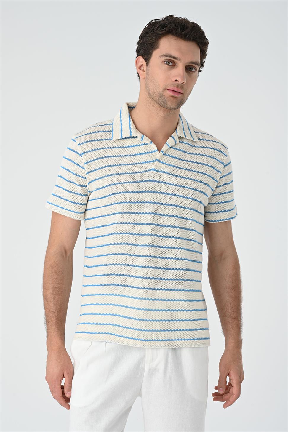 منقوشة طوق مخطط سليم صالح تي شيرت