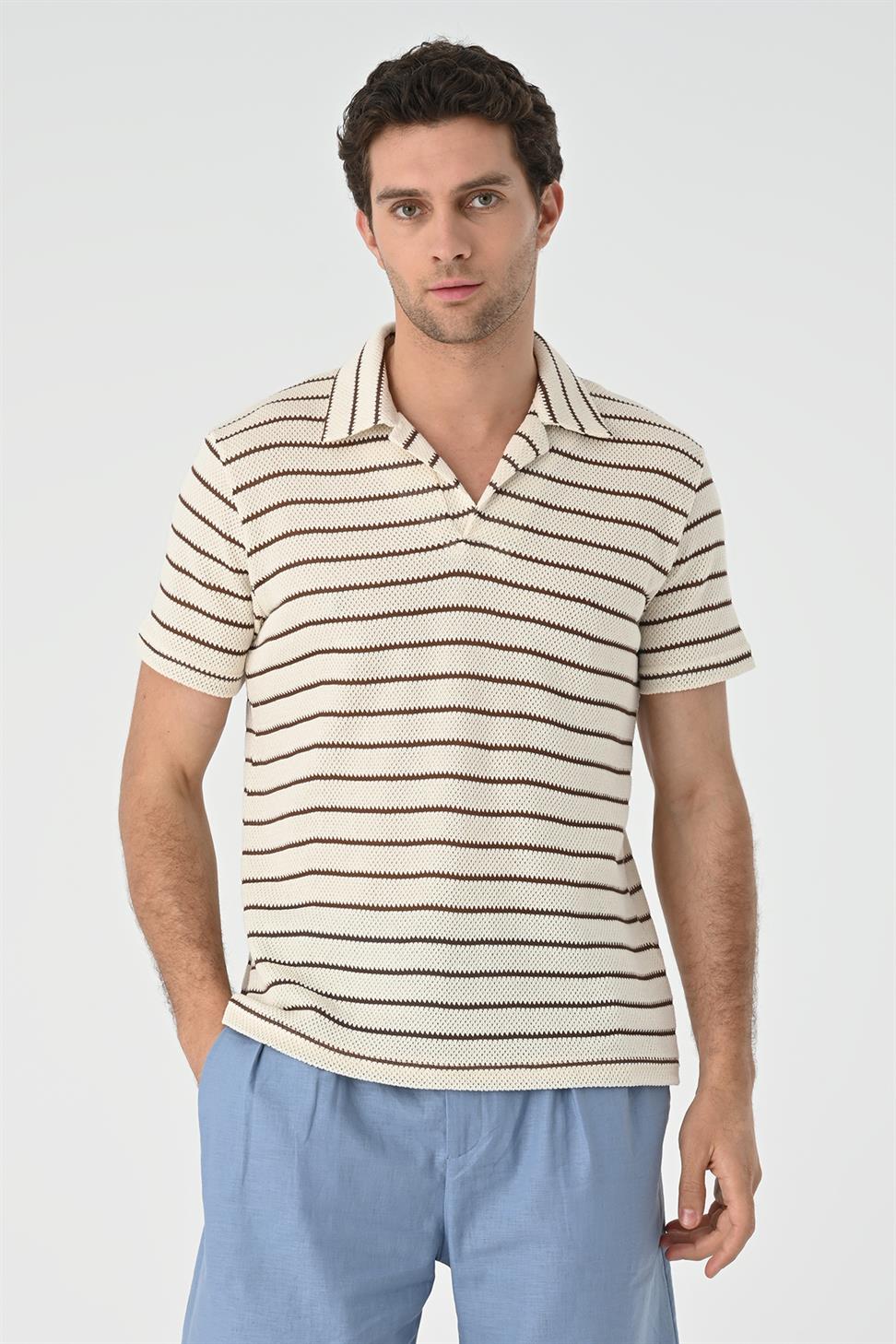 منقوشة طوق مخطط سليم صالح تي شيرت