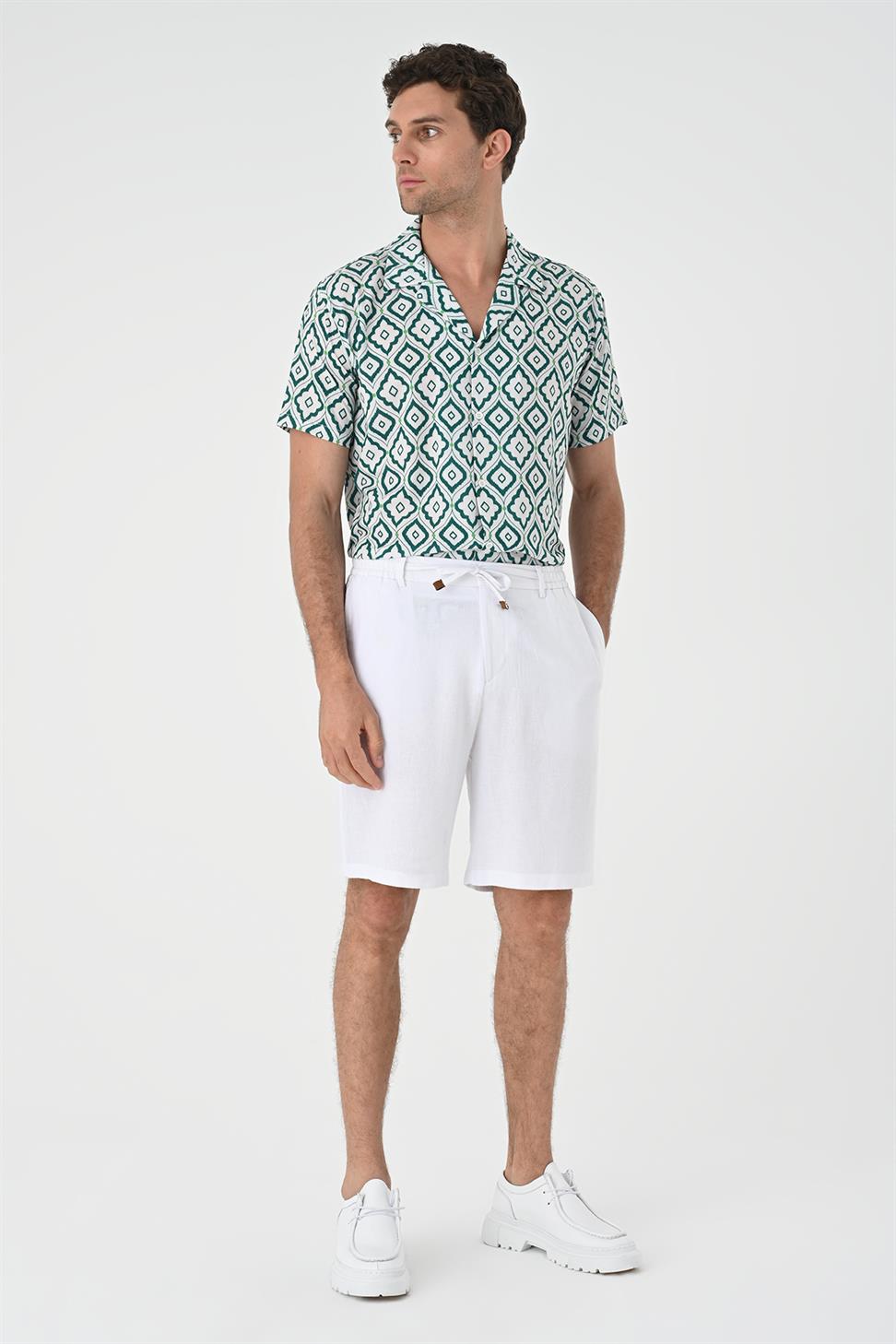 قميص رجالي بأكمام قصيرة منقوش عرقيًا مع ياقة مزخرفة