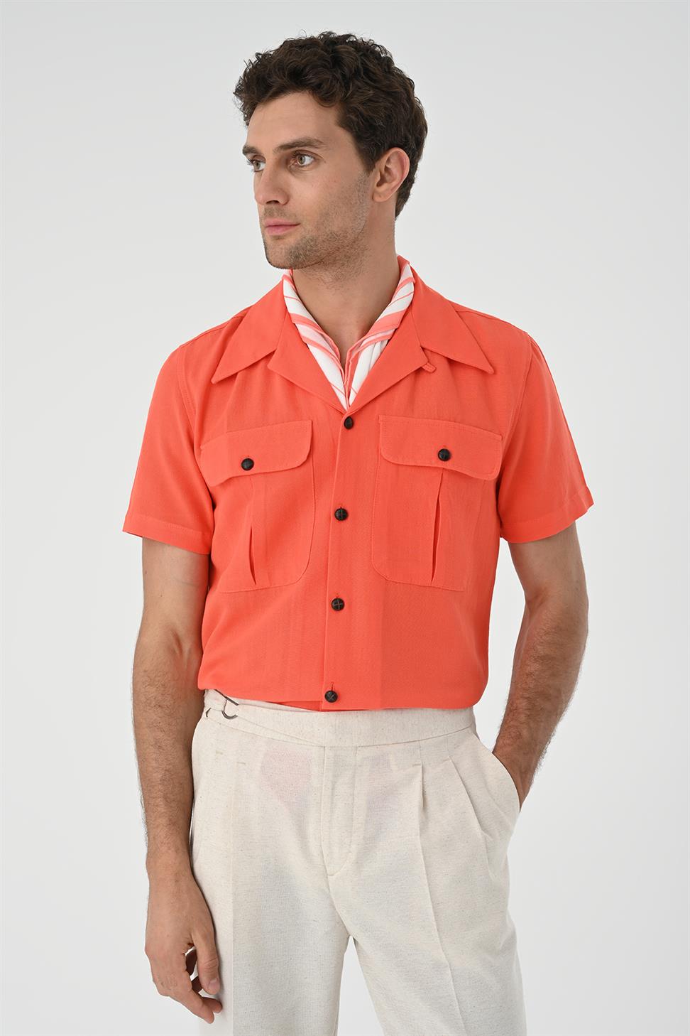 قميص رجالي من الكتان بياقة Apaş
