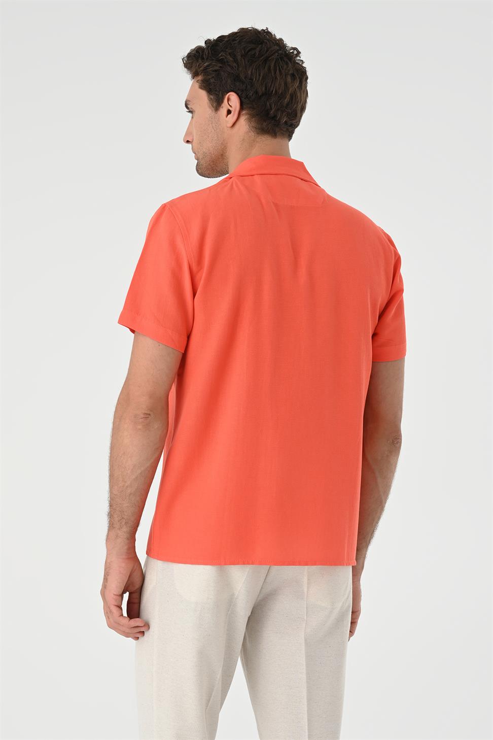 قميص رجالي من الكتان بياقة Apaş