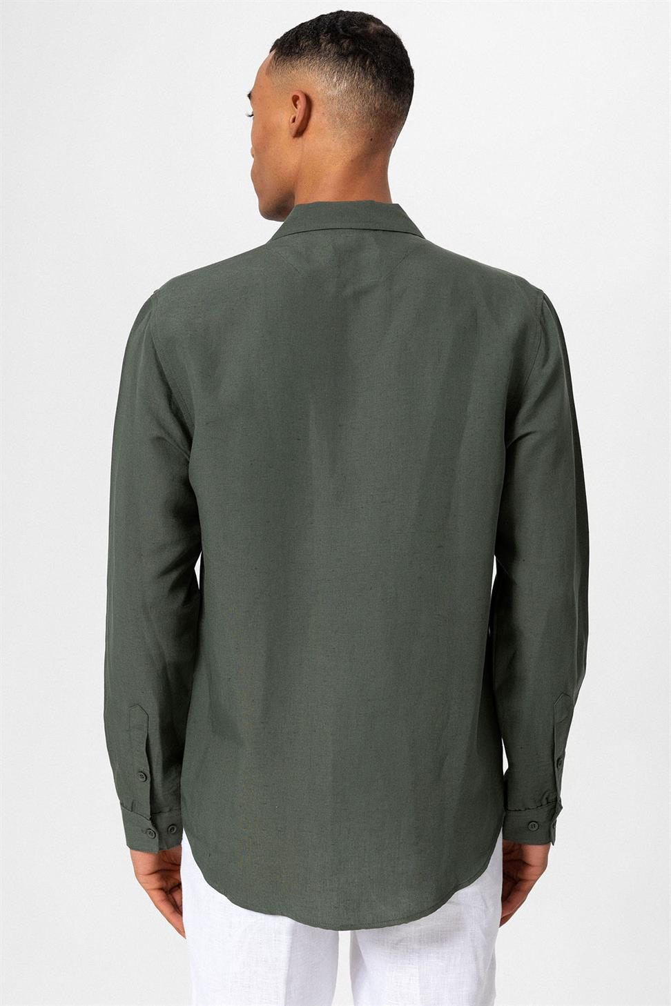 قميص رجالي بأكمام طويلة وياقة من مزيج الكتان من Apaş