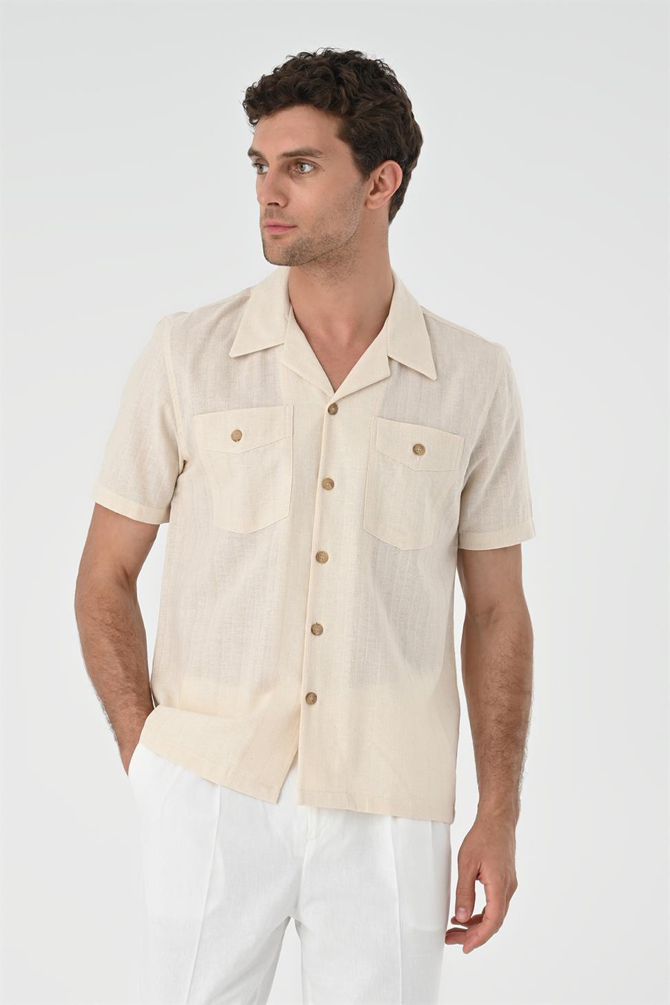 قميص بأكمام قصيرة وياقة Apaş مع جيب