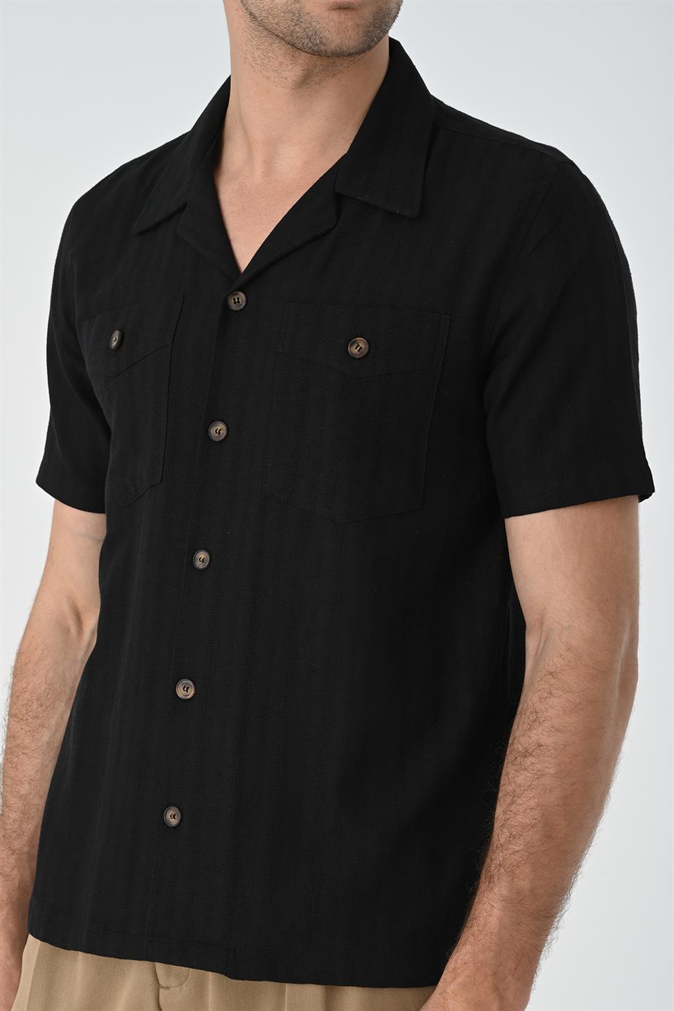 قميص بأكمام قصيرة وياقة Apaş مع جيب