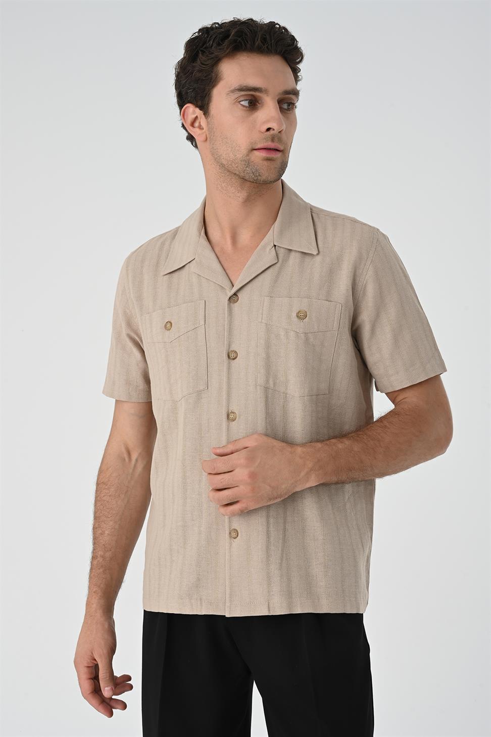 قميص بأكمام قصيرة وياقة Apaş مع جيب