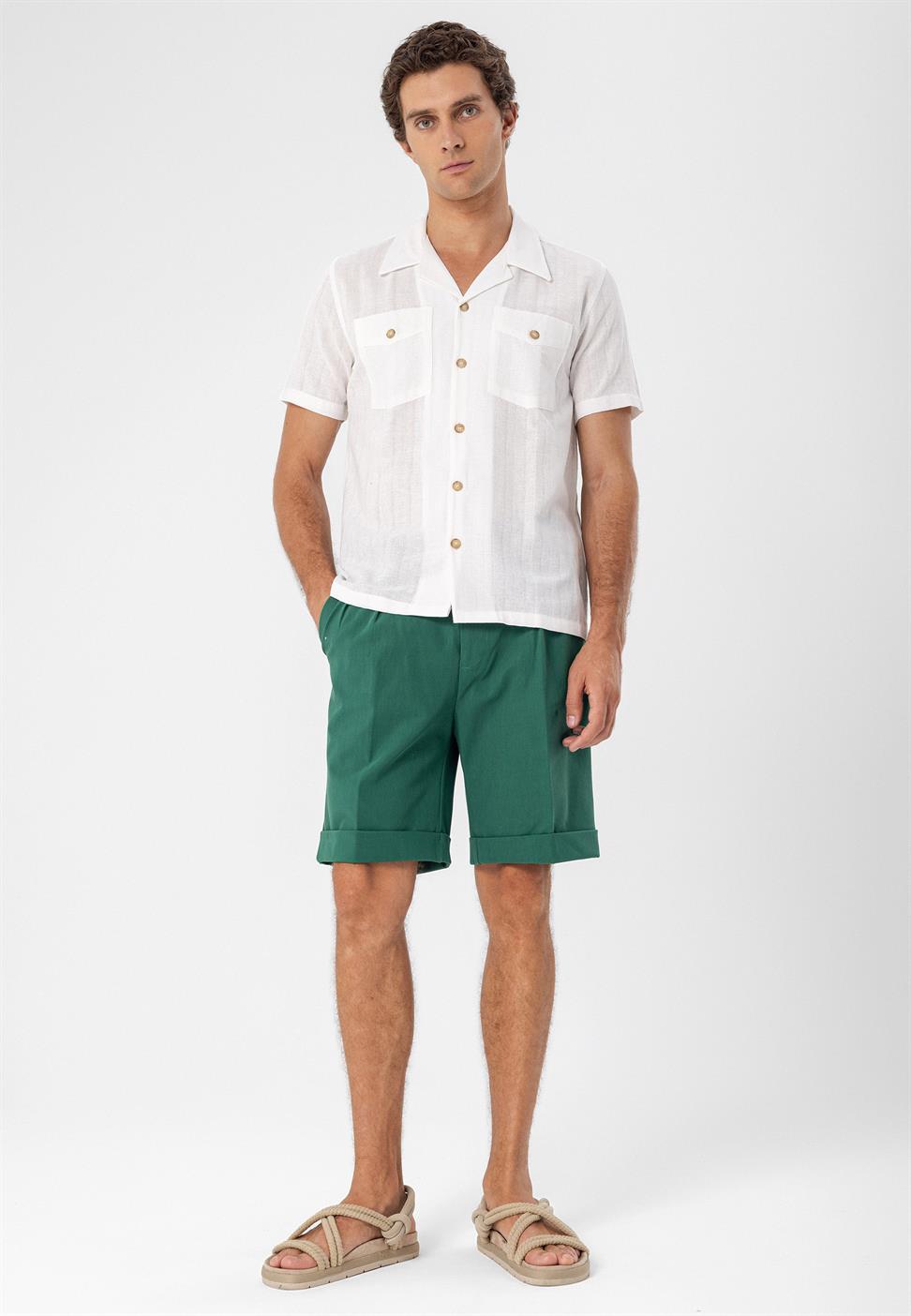 قميص بأكمام قصيرة وياقة Apaş مع جيب