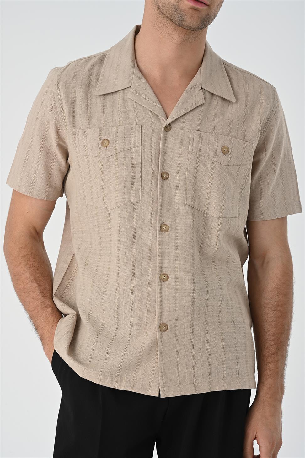 قميص بأكمام قصيرة وياقة Apaş مع جيب