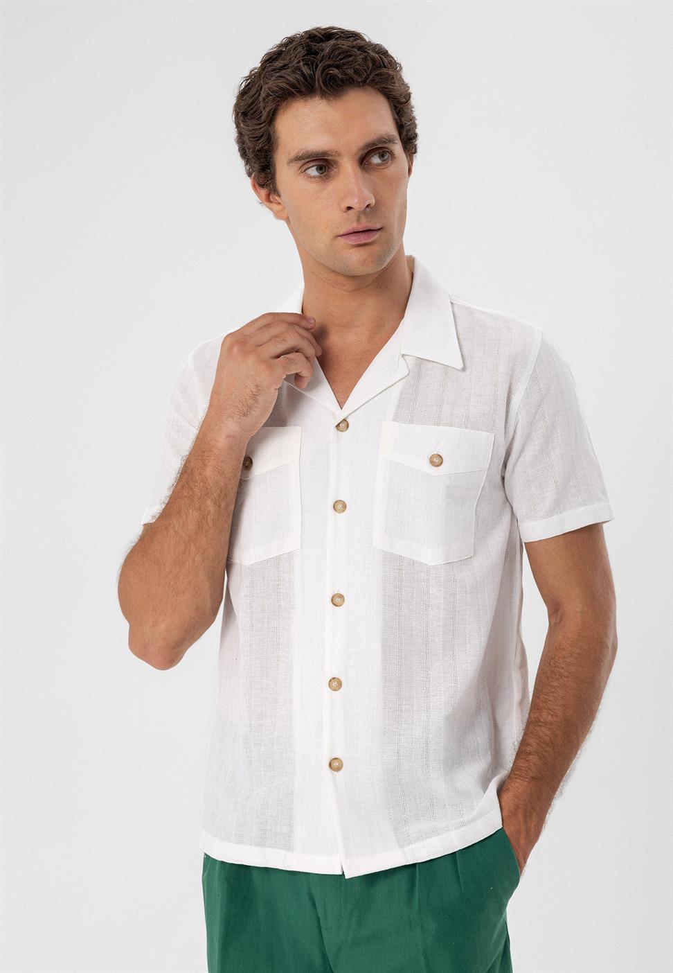 قميص بأكمام قصيرة وياقة Apaş مع جيب