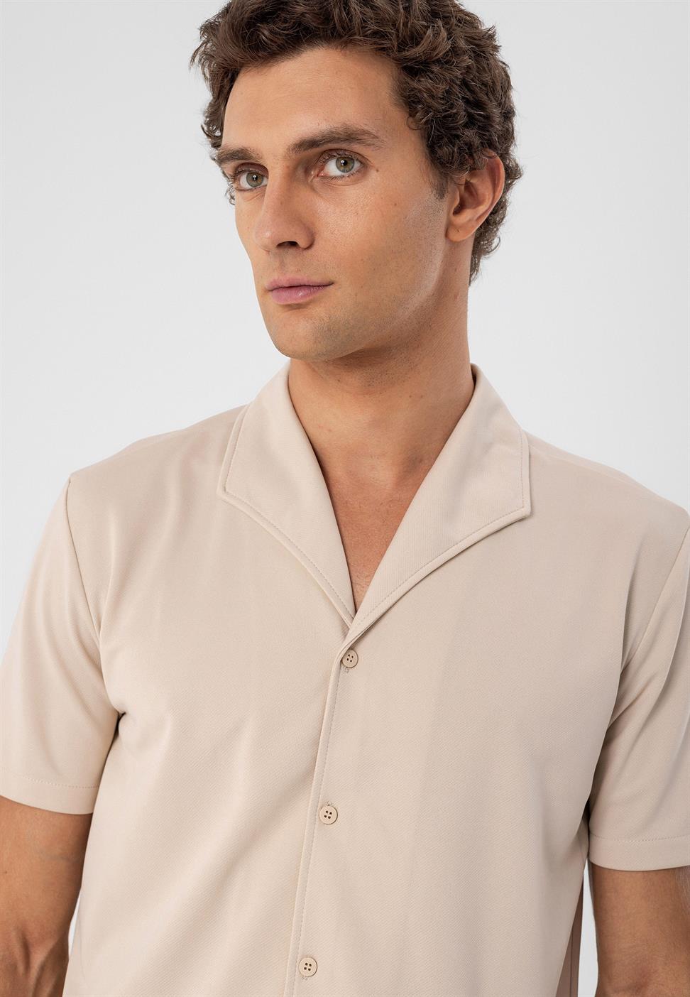 قميص بأكمام قصيرة وياقة Apaş