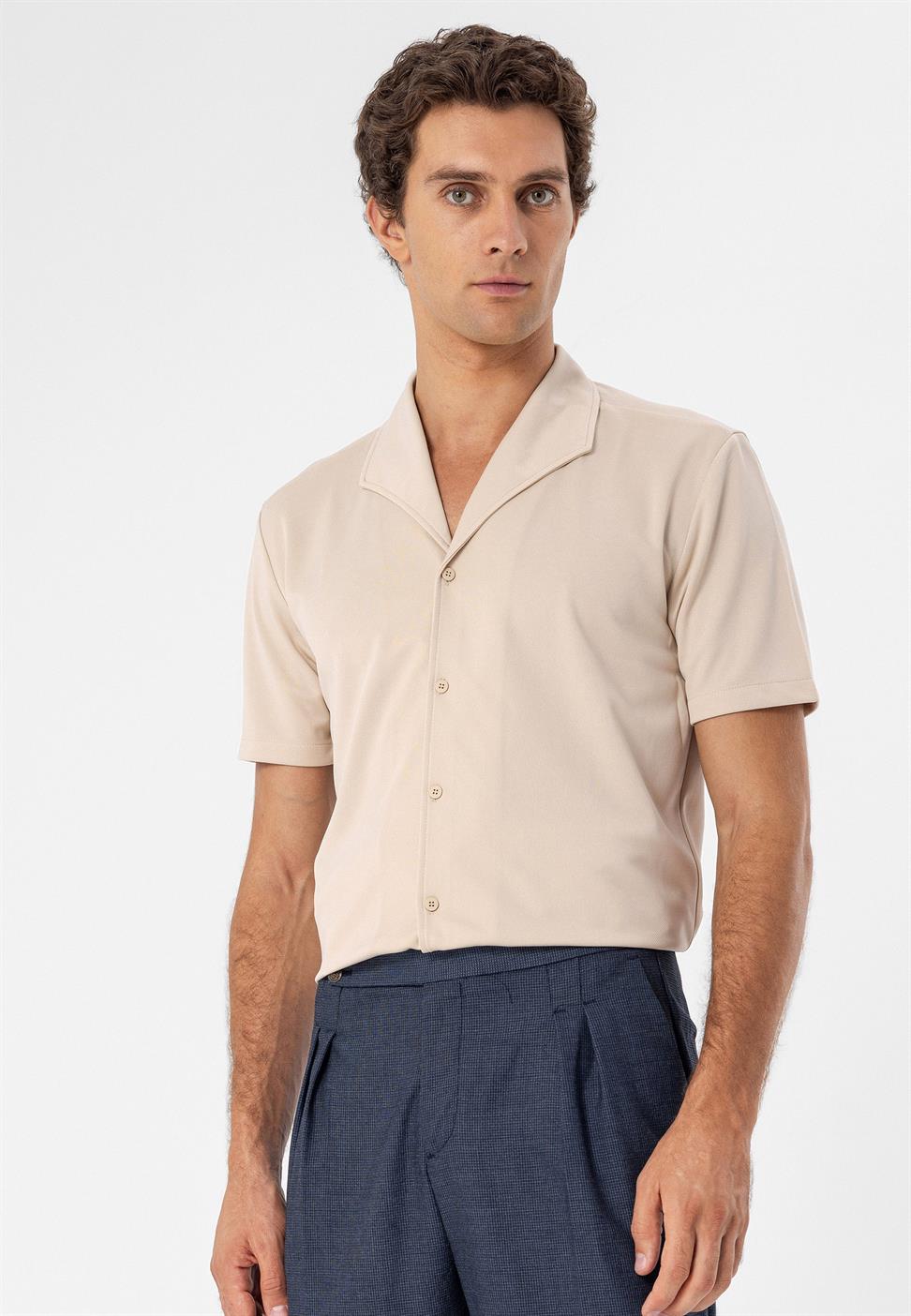 قميص بأكمام قصيرة وياقة Apaş