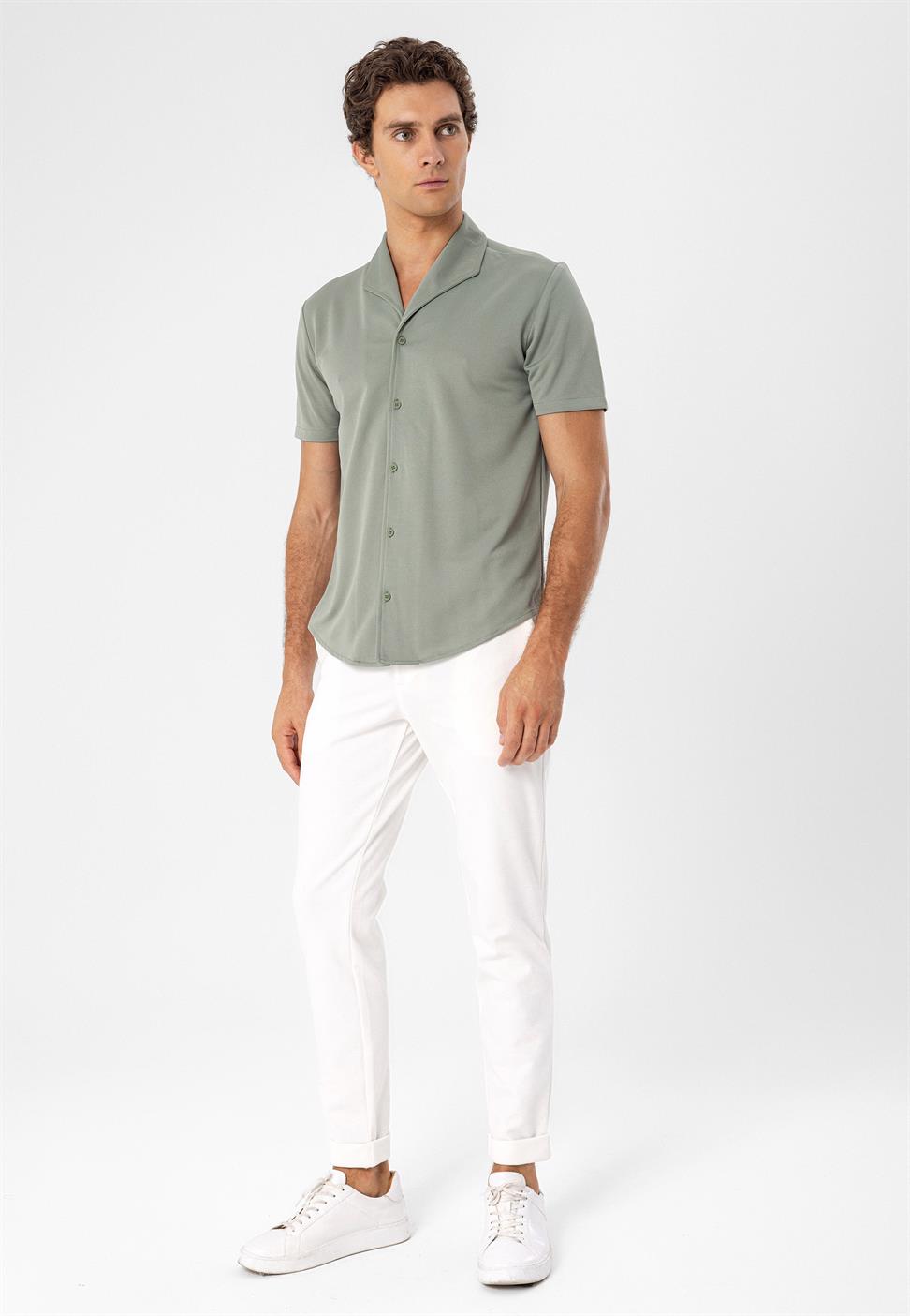 قميص بأكمام قصيرة وياقة Apaş