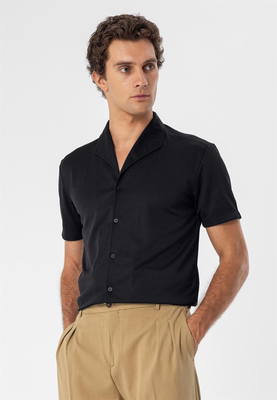 قميص بأكمام قصيرة وياقة Apaş