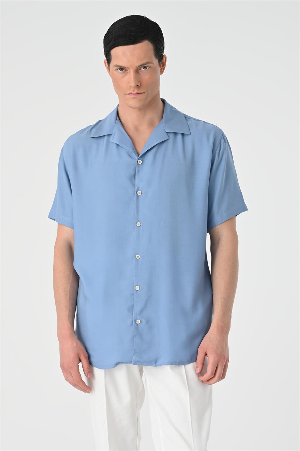 قميص رجالي بأكمام قصيرة وكبير الحجم مع ياقة مزخرفة