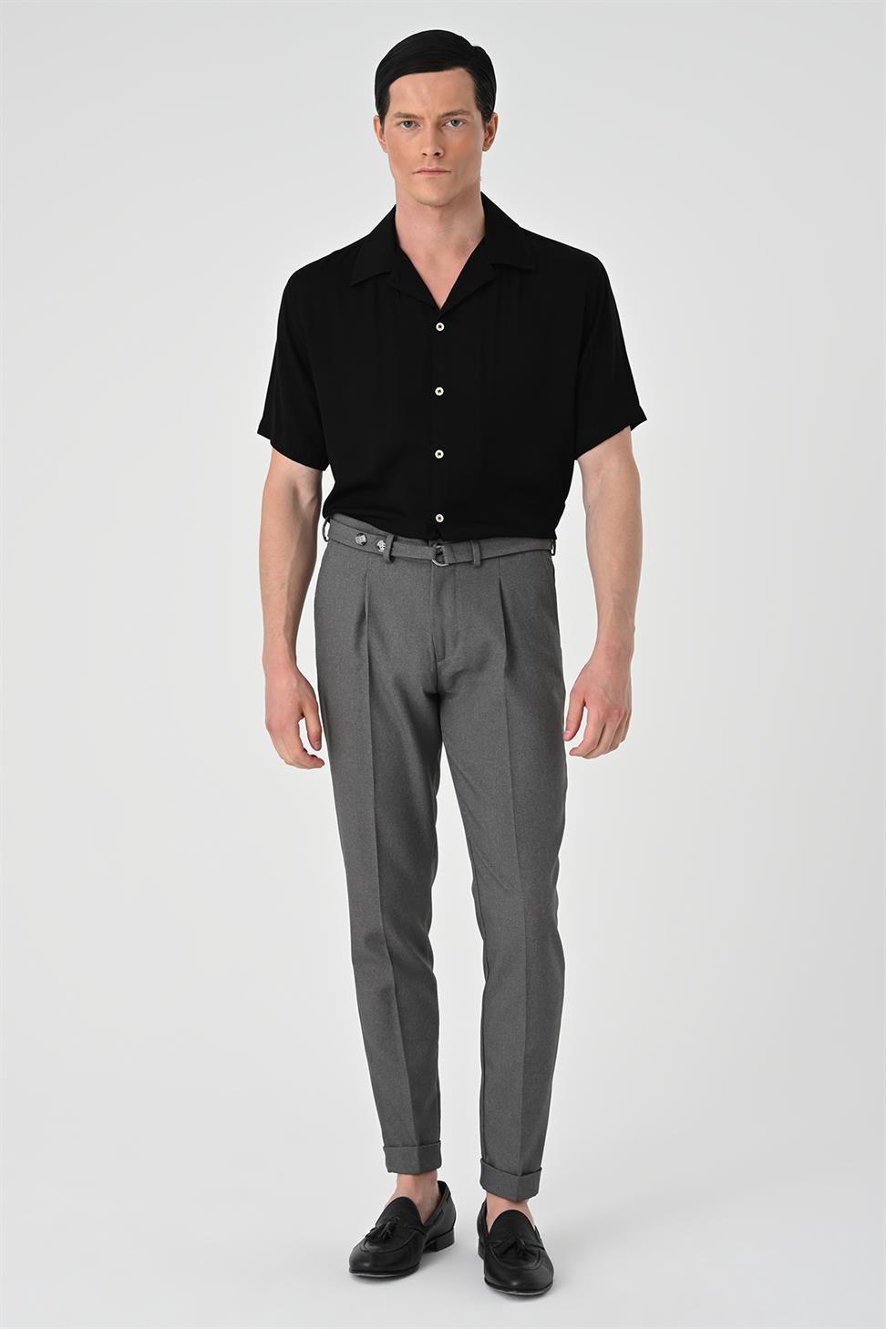 قميص رجالي بأكمام قصيرة وكبير الحجم مع ياقة مزخرفة