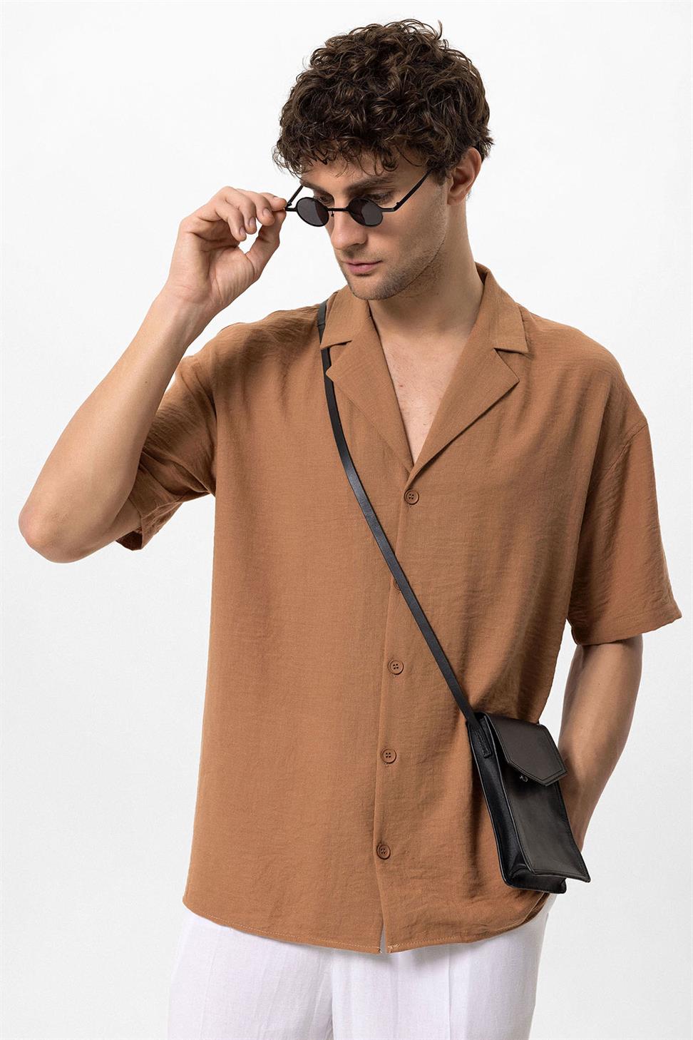 قميص رجالي بأكمام قصيرة وكبير الحجم بياقة Apaş