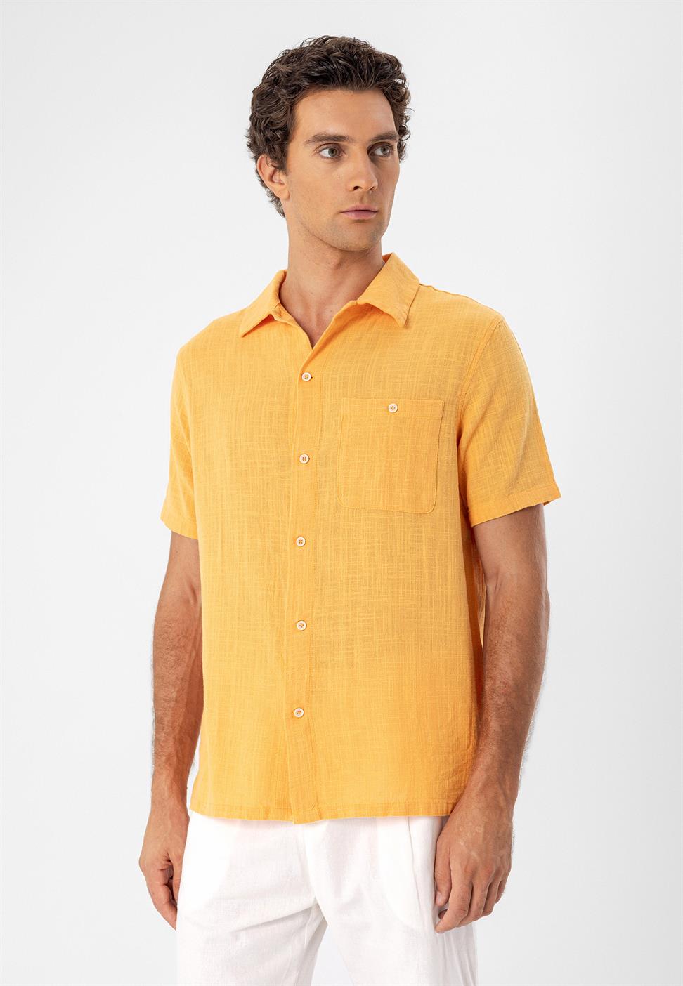 قميص رجالي بأكمام قصيرة وياقة عادية من Apaş