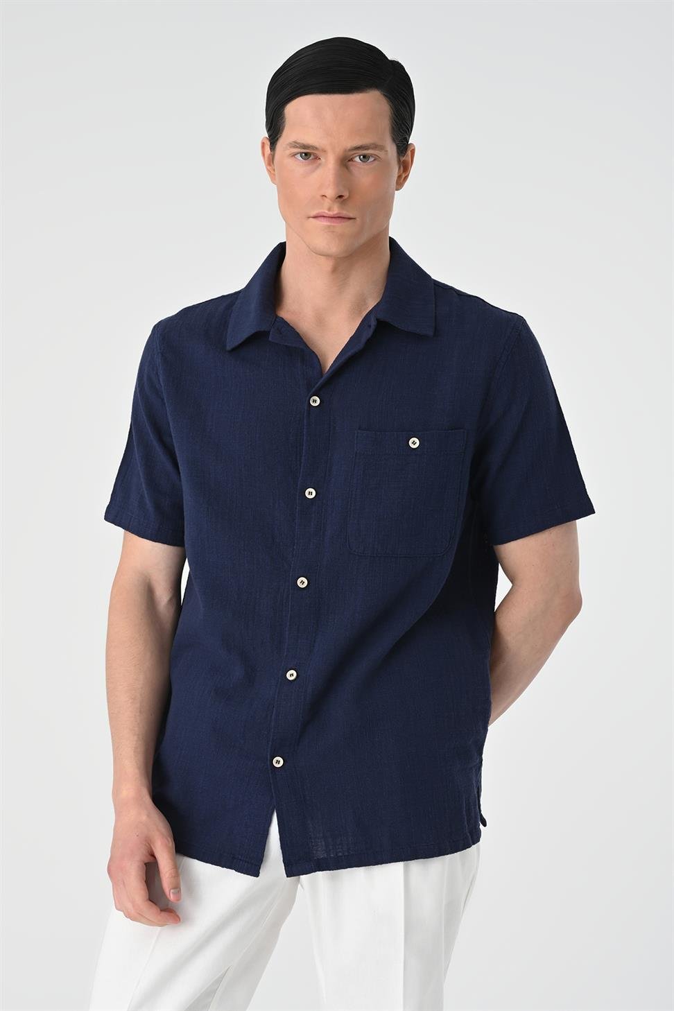 قميص رجالي بأكمام قصيرة وياقة عادية من Apaş