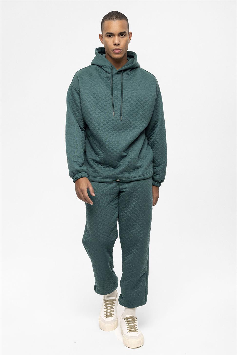 طقم بدلة رياضية رجالية كبيرة الحجم منقوشة بالألماس