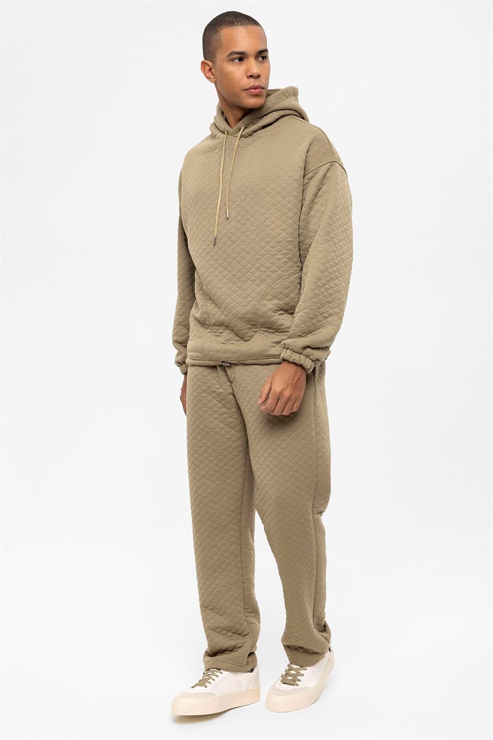 طقم بدلة رياضية رجالية كبيرة الحجم منقوشة بالألماس