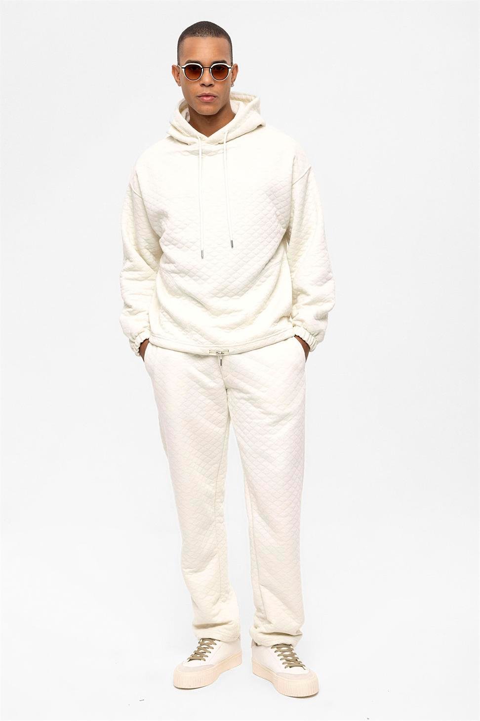 طقم بدلة رياضية رجالية كبيرة الحجم منقوشة بالألماس