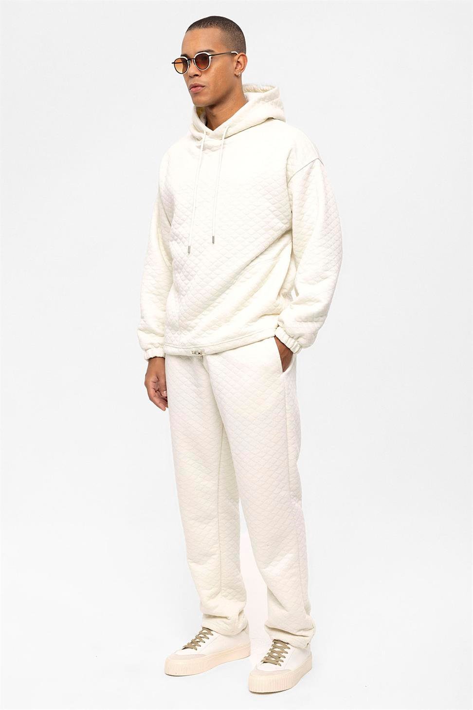 طقم بدلة رياضية رجالية كبيرة الحجم منقوشة بالألماس