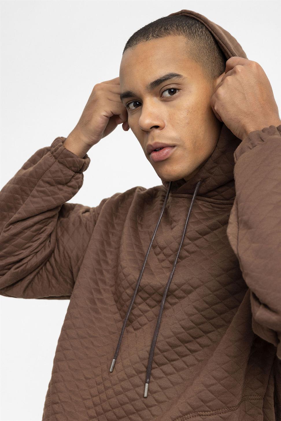 طقم بدلة رياضية رجالية كبيرة الحجم منقوشة بالألماس