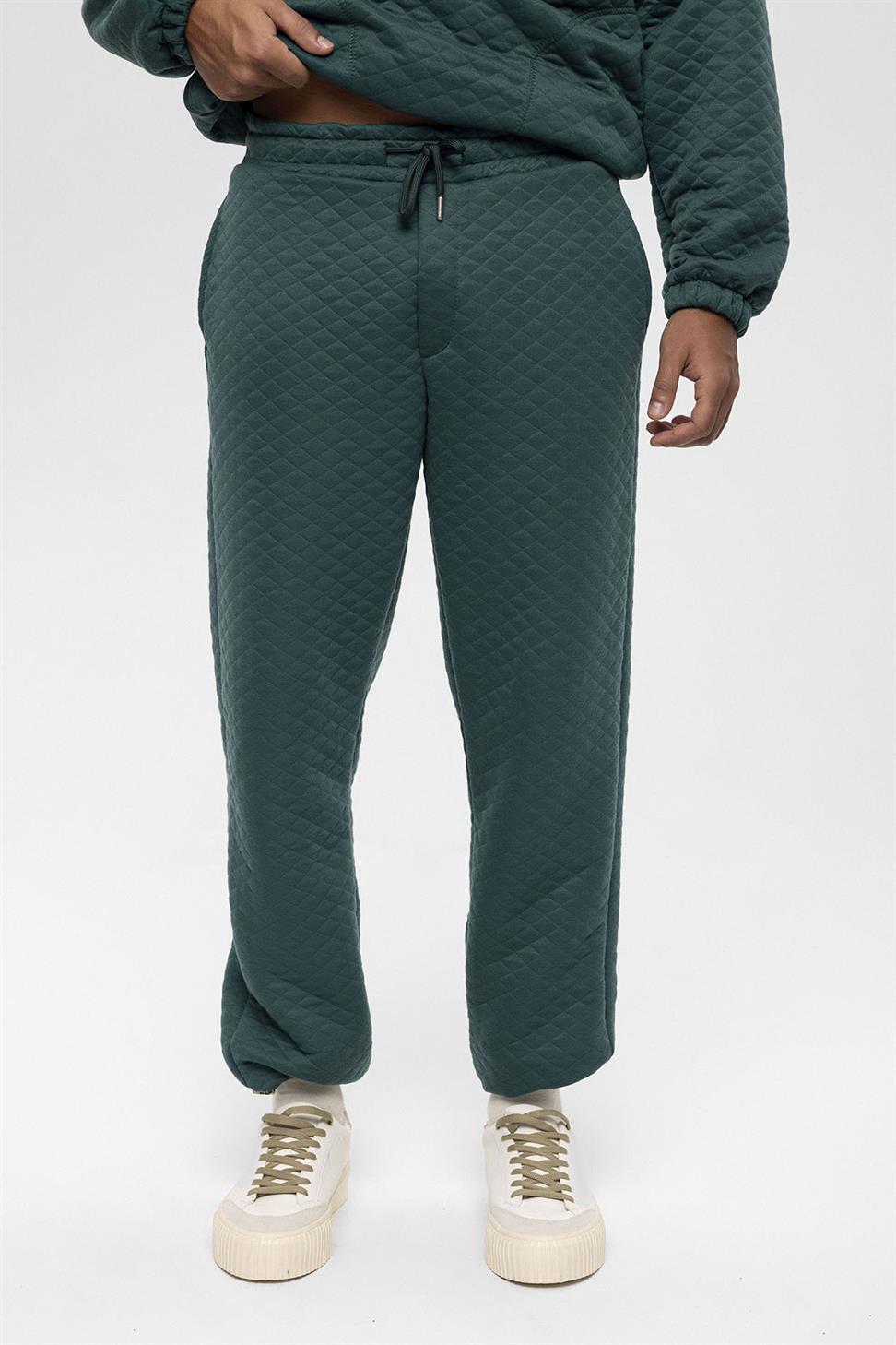 طقم بدلة رياضية رجالية كبيرة الحجم منقوشة بالألماس