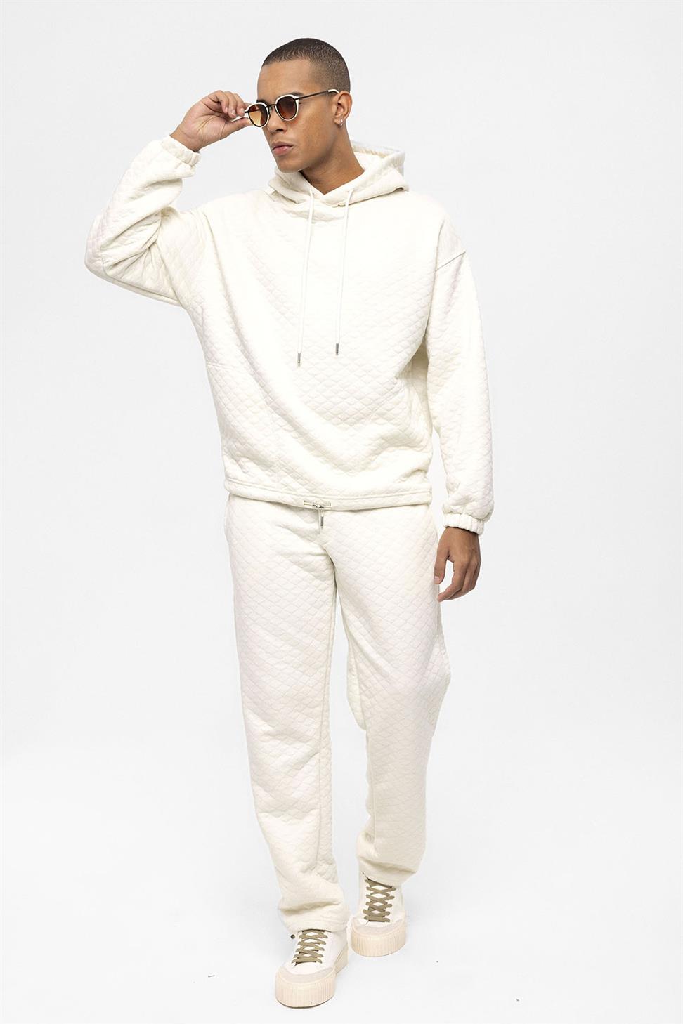 طقم بدلة رياضية رجالية كبيرة الحجم منقوشة بالألماس