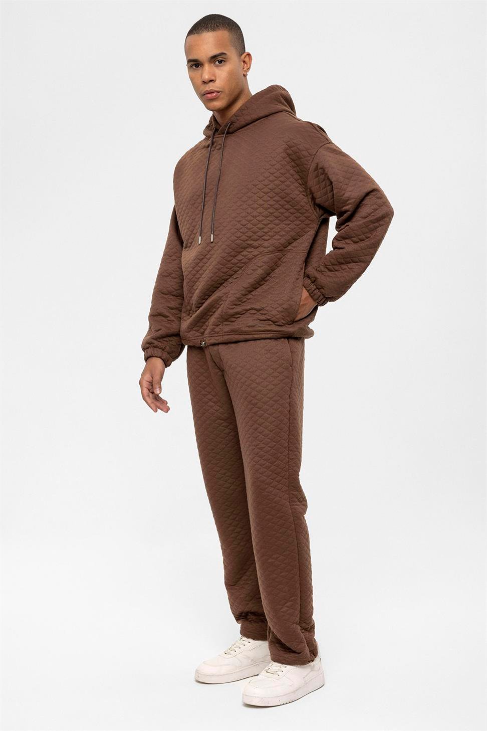 طقم بدلة رياضية رجالية كبيرة الحجم منقوشة بالألماس